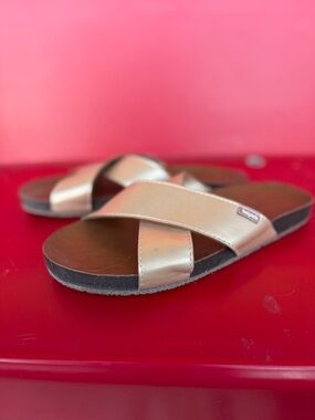 Feelgoodz Metallic Gold Cross-Strap Flats - WNS 9.5 Sandals